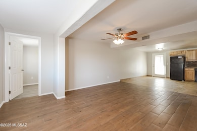 002-photo-living-room-8765554