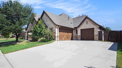 7828 Seven Oaks Dr, North Richland Hills, TX 76182 - photo 2