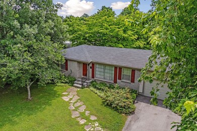 605 Westwood Dr, McMinnville, TN 37110 - photo 2