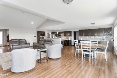 5481 Sweet Clover Ln, Williston, ND 58801 - photo 7