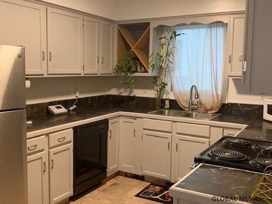 261 Myrtle Ave, Albany, NY 12208 - photo 6