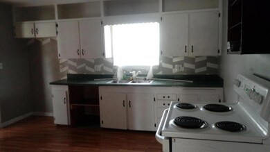 Tamra kitchen