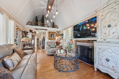 565 NE Marion Rd, Mayo, FL 32066 - photo 5