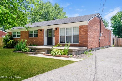 003-photo-front-view-11411611