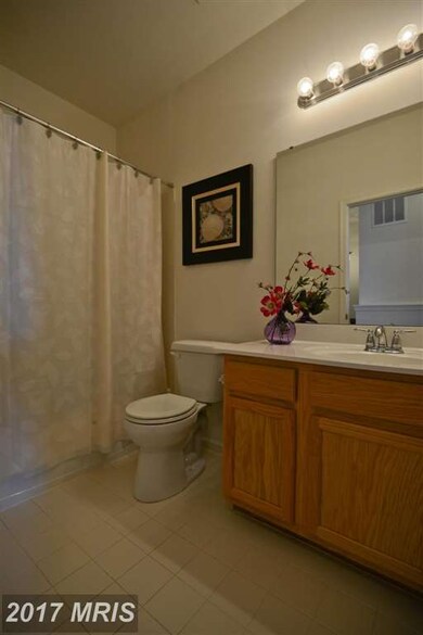 42929 Edgewater St, Chantilly, VA 20152 - photo 7