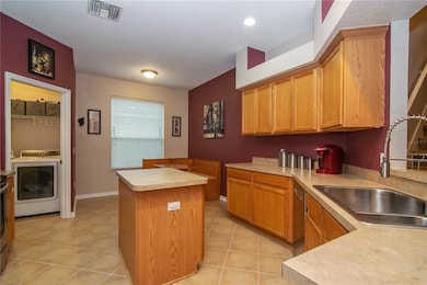 9729 Jasmine Brook Cir, Land O Lakes, FL 34638 - photo 5