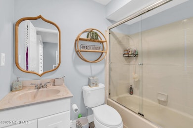 Lower level full bath