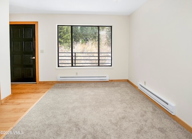 5197-Black-Gore-B2-MLS_05