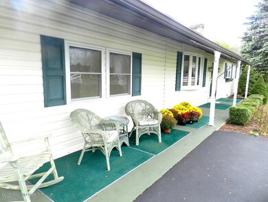 106 Meadow Run Ln, Stroudsburg, PA 18360 - photo 2