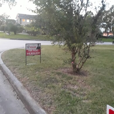 3518 Garapan St, Houston, TX 77091 - photo 6