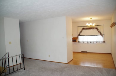 512 Sioux Ln, Broken Bow, NE 68822 - photo 5