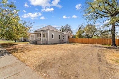 1328 N Redington St, Hanford, CA 93230 - photo 2