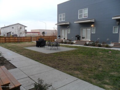 Harmonyhillcourtyard001