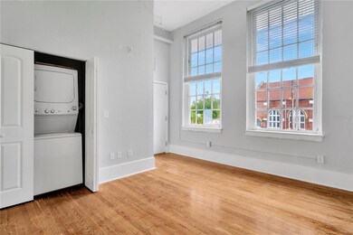 1090 10th St N unit 5, Saint Petersburg, FL 33705 - photo 4