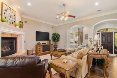 5967 Linene Dr-03