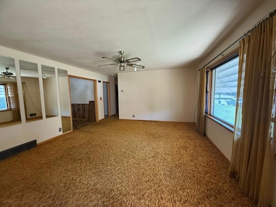 906 Reid St, Lakefield, MN 56150 - photo 3