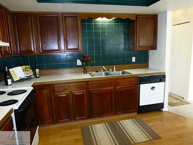 504 W Northrup St, Lansing, MI 48911 - photo 4