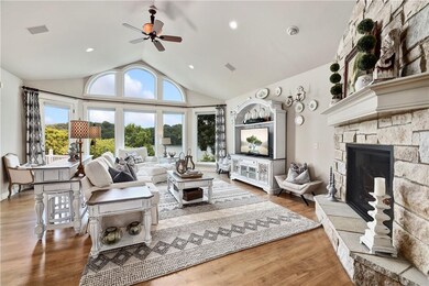 61 Mayfair Dr, Bella Vista, AR 72715 - photo 4