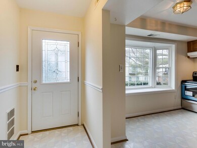 6360 Birch Leaf Ct unit 1B, Burke, VA 22015 - photo 4