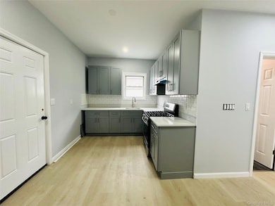 8 Morgan Ave unit 4, Poughkeepsie, NY 12601 - photo 2