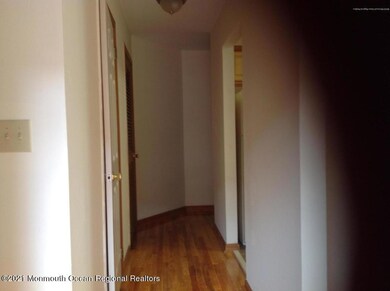 917 Rt 88 Hallway