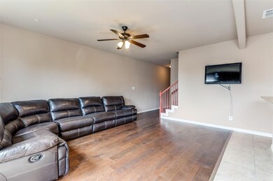 220 Corinna Ct, Hurst, TX 76053 - photo 2