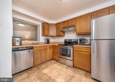 7263 Procopio Cir, Columbia, MD 21046 - photo 3