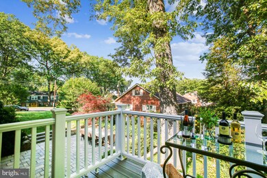 7111 Burtonwood Dr, Alexandria, VA 22307 - photo 4