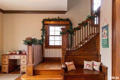 1016 E Locust St, Davenport, IA 52803 - photo 3