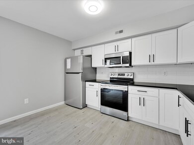 27 Eisenhower Cir, Whitehall, PA 18052 - photo 5