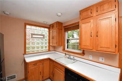 3680 Berkeley Rd, Cleveland, OH 44118 - photo 4