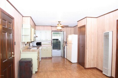 731 N Severin 003