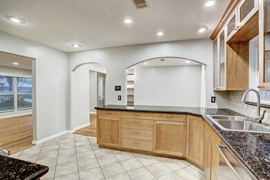 2011 Libbey Dr, Houston, TX 77018 - photo 6