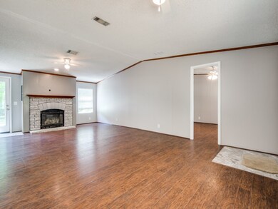 13660 Pinewood Village Dr, Conroe, TX 77302 - photo 4