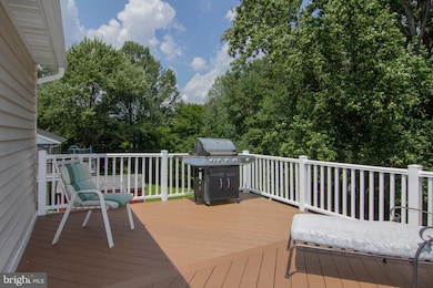 5905 Dale Dr, Sykesville, MD 21784 - photo 2