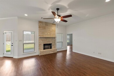 4414 Logan Cir, Granbury, TX 76049 - photo 7