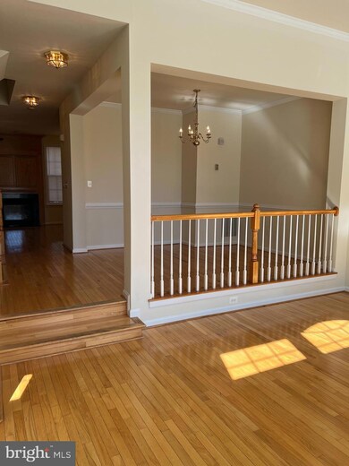 47827 Scotsborough Square, Sterling, VA 20165 - photo 5