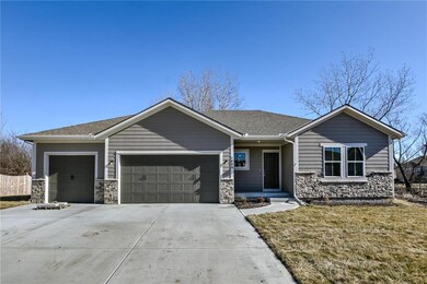 1400 Rylee Ct, Raymore, MO 64083 - photo 5