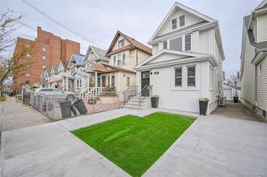 60-43 Wetherole St, Elmhurst, NY 11373 - photo 2