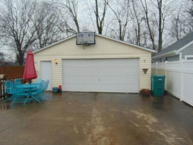 9234 Vevey Rd, Louisville, KY 40291 - photo 5