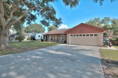 2704 Westfield St, Alvin, TX 77511 - photo 3