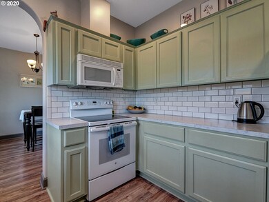 120 W 13th St, Lafayette, OR 97127 - photo 5