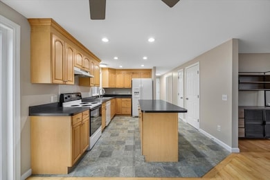 18 Heather Hill Rd, Buzzards Bay, MA 02532 - photo 5