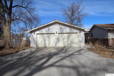 506 W 1st St, Wilber, NE 68465 - photo 3