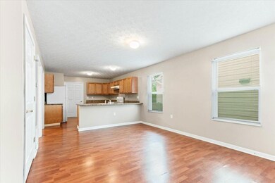 07-Dining Room to Kitchen