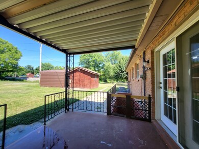 702 W 3rd St, Dickson, TN 37055 - photo 4