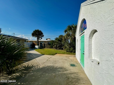 1104 Jacaranda Ave unit Cottage, Daytona Beach, FL 32118 - photo 2