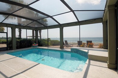 2572CayenneBckPool6
