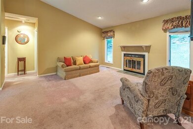 135 Shelly Dr, Hendersonville, NC 28792 - photo 7