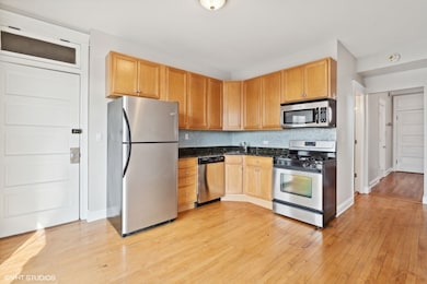 2345 W Thomas St unit 3R, Chicago, IL 60622 - photo 6